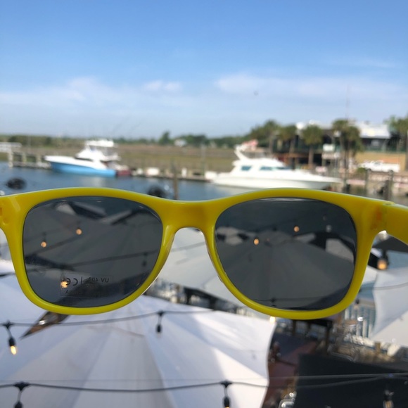 TWISTED TEA • Yellow Plastic Twisted Tea Hard Iced Tea Sunglasses UV 400 - Picture 5 of 10